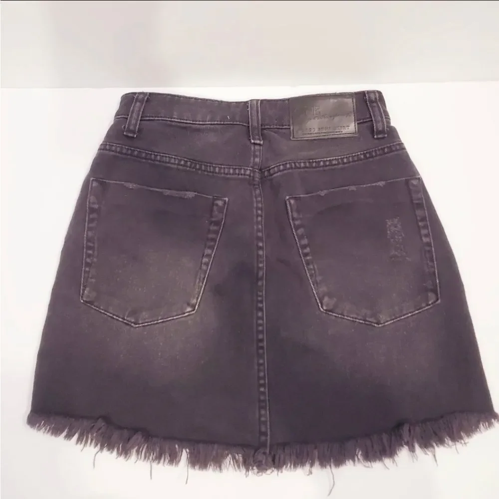 5$25 One teaspoon 2020 y2k style mini denim skirt black wash size 22 / XXS